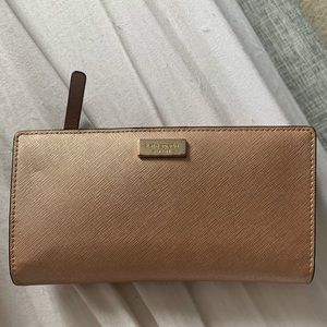 Kate spade medium size wallet